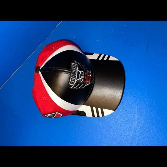 Adidas Black/red  Ball Cap Hat Snapback Baseball - Picture 1 of 4